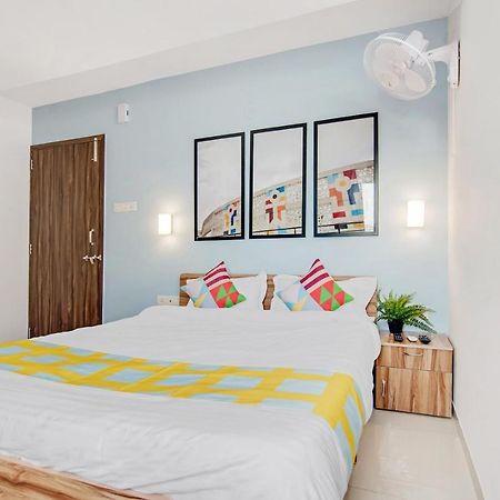 Hotel Yadvik Csennai Kültér fotó